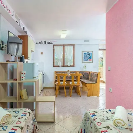 Marmelina Διαμέρισμα Ρόβινι